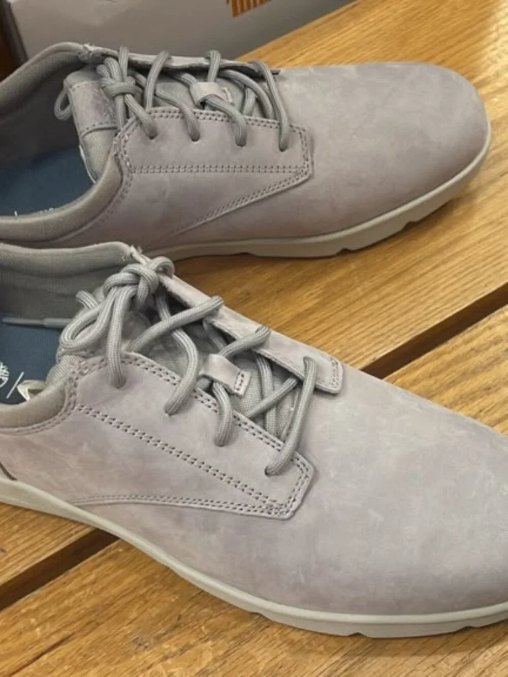 TIMBERLAND MEN'S PARKER STREET LOW LACE SNEAKER LIGHT GREY NUBUCK A6C8E-EM0